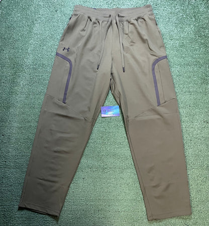 Under Armour woven olive cargo pants