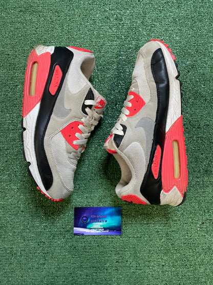 Nike Air Max 90 size 9men/10.5women