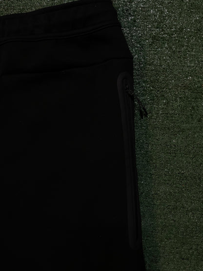 Nike tech fleece grey and black sweatsuit