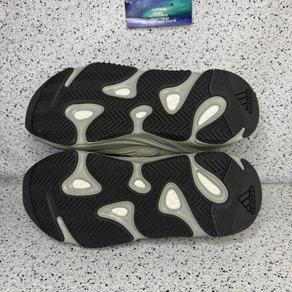 Adidas Yeezy 700 Salt