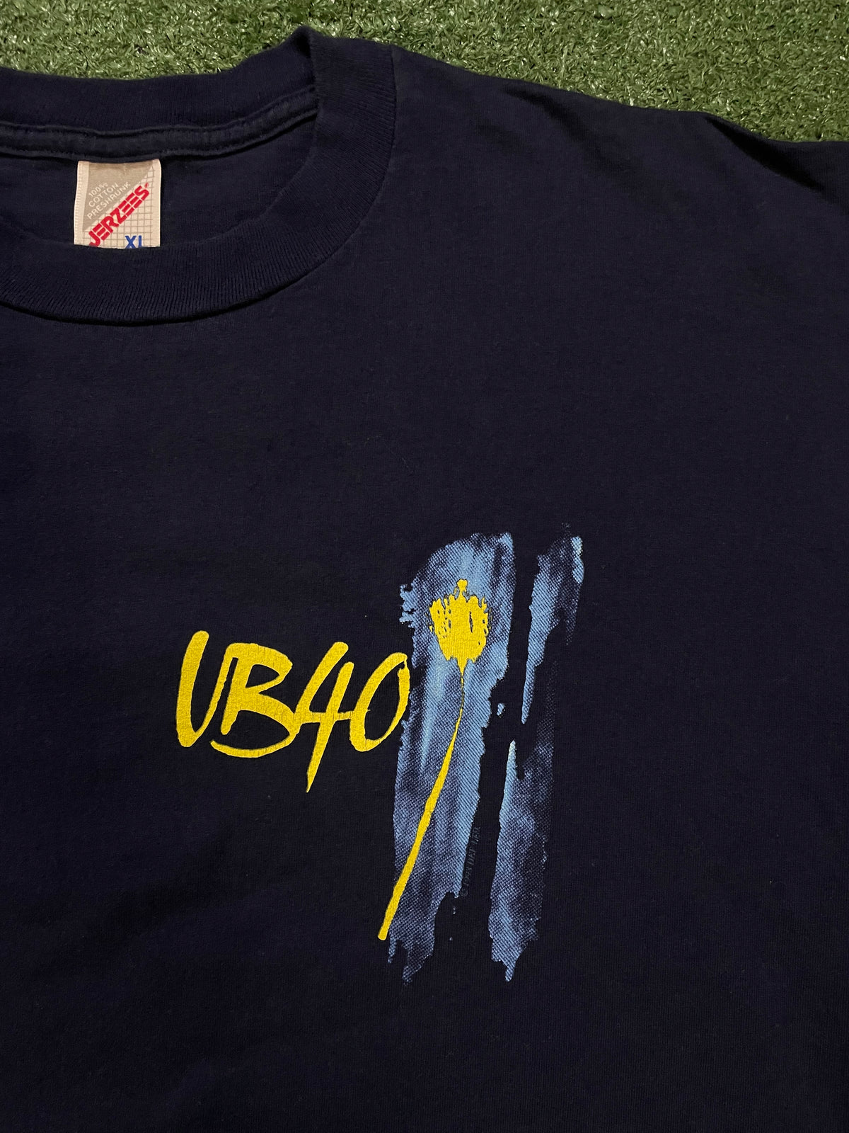 Vintage 1990s UB40 world tour tee