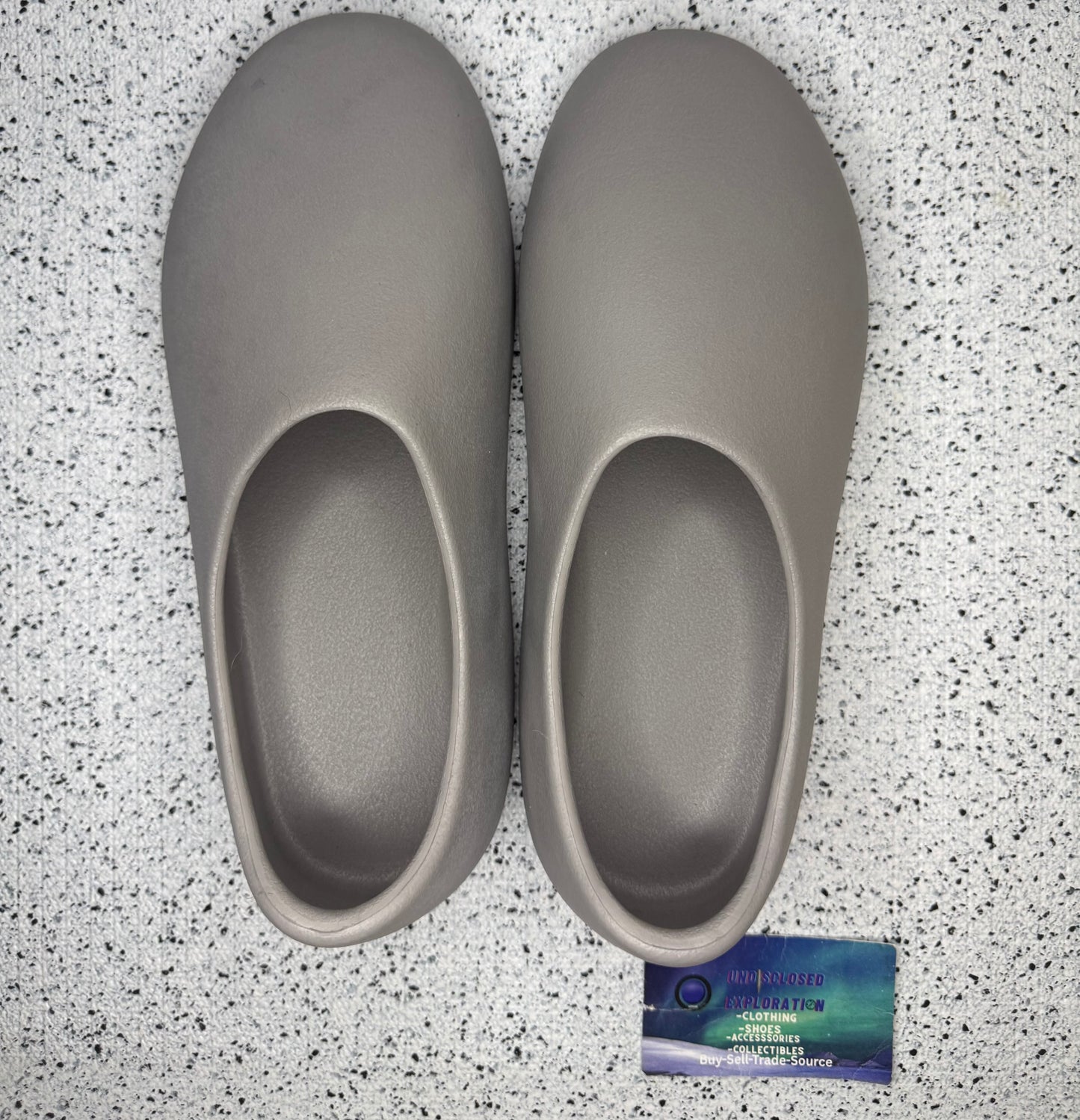 Yzy SL-01 Grey 9 Men/10.5 Women “Preowned”