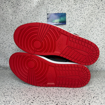 Jordan 1 Satin Bred