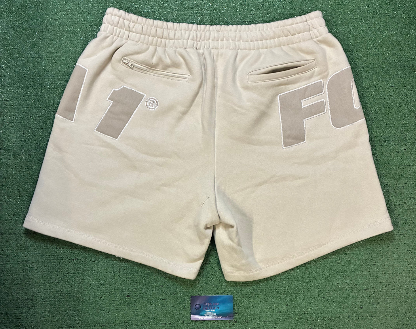Formula 1 beige shorts