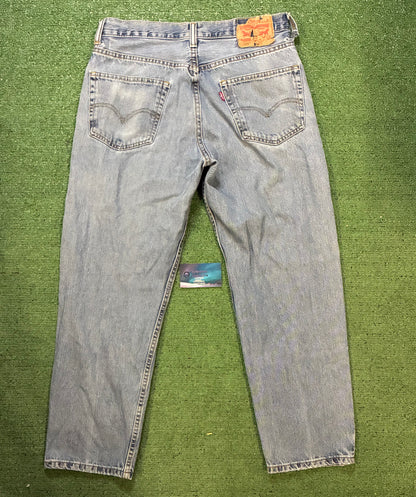 Levi light wash 550 jeans