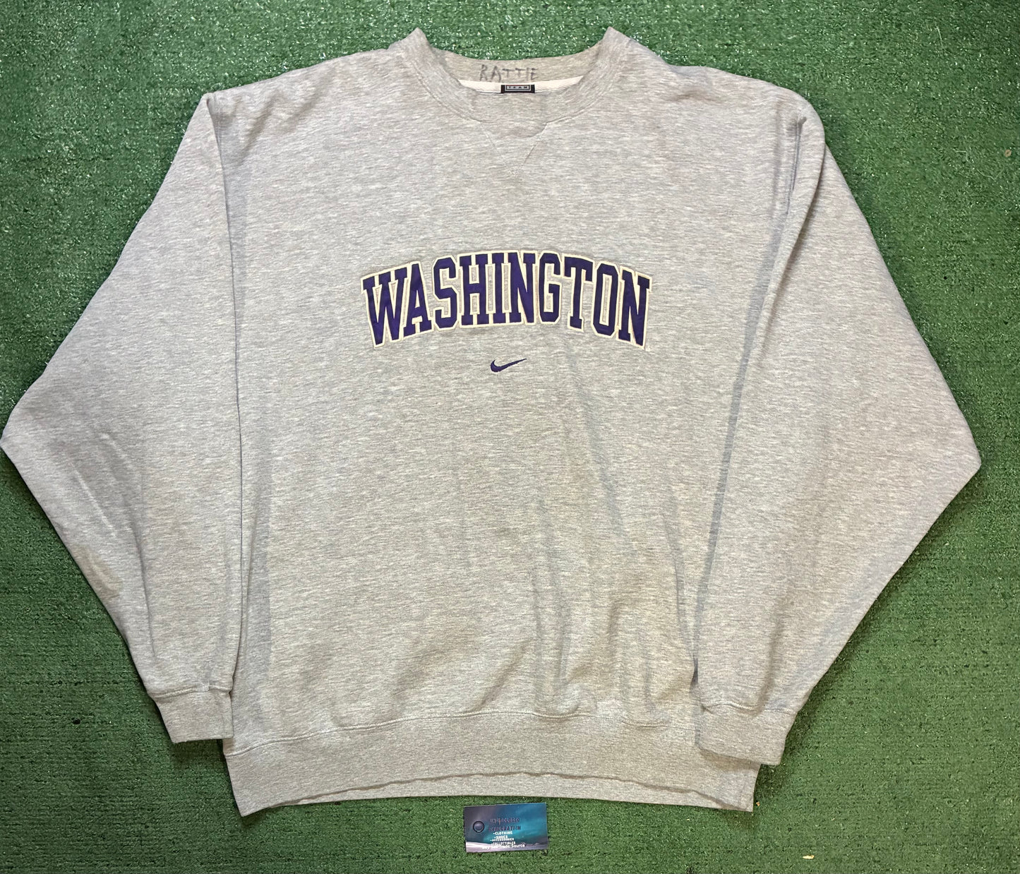 vintage 2000s gray Nike Washington center swoosh Huskies crewneck