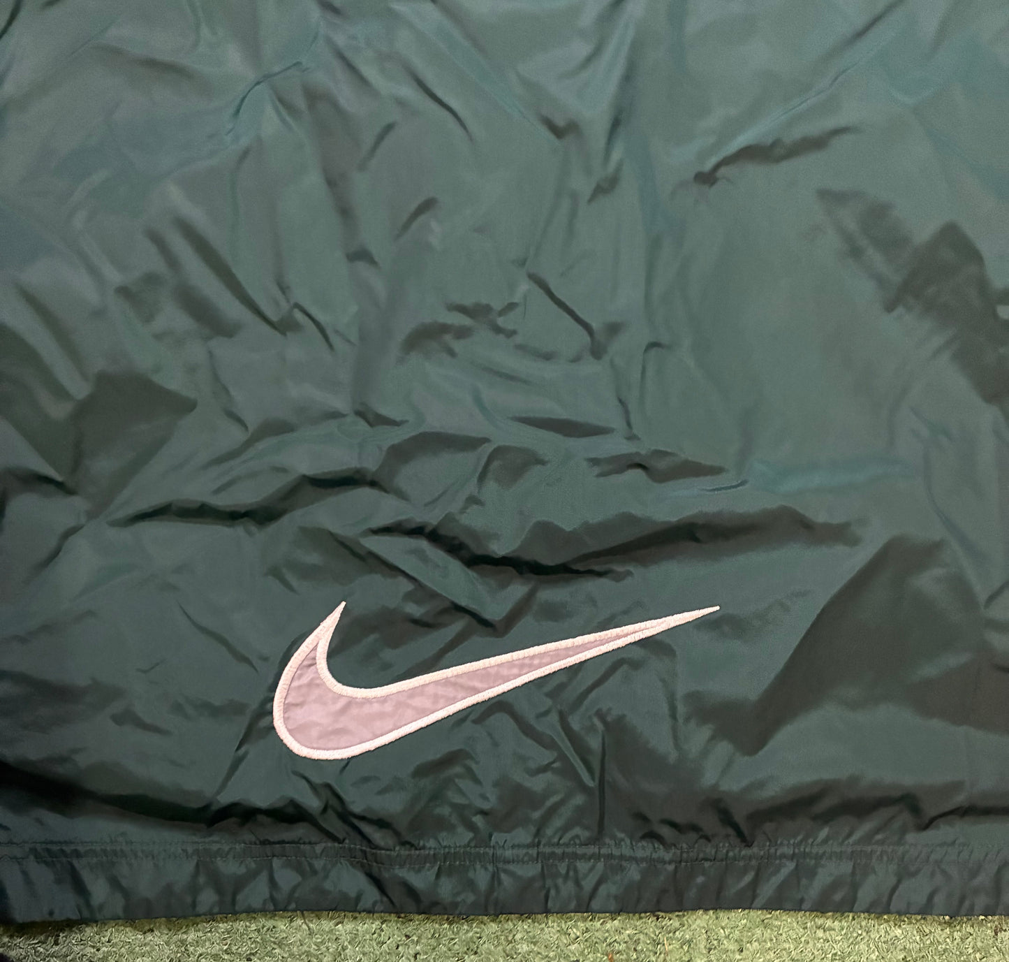 vintage 1990s forest green Nike full-zip windbreaker