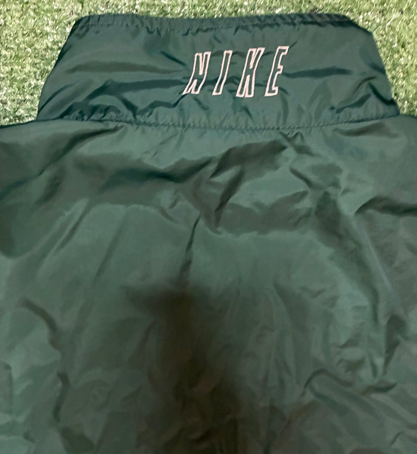 vintage 1990s forest green Nike full-zip windbreaker