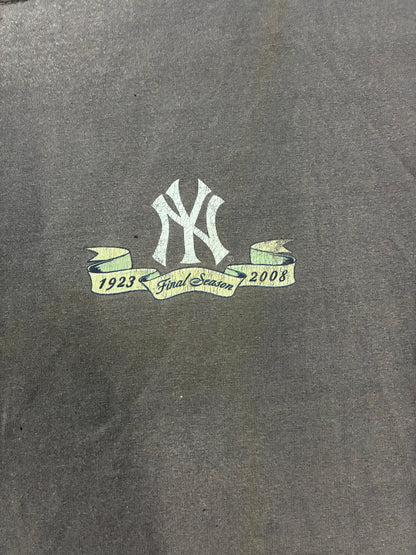 Vintage 2000s Yankee stadium tee