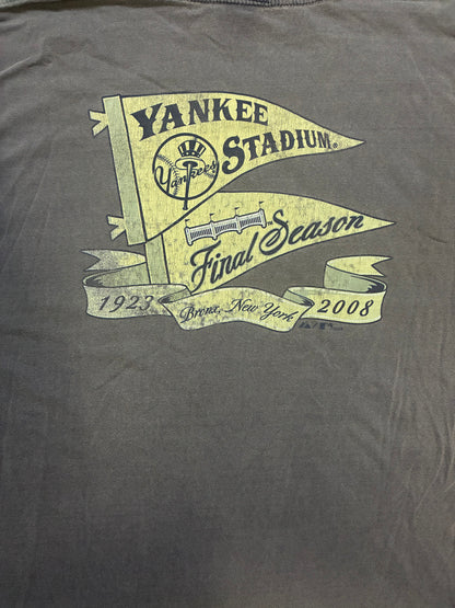 Vintage 2000s Yankee stadium tee