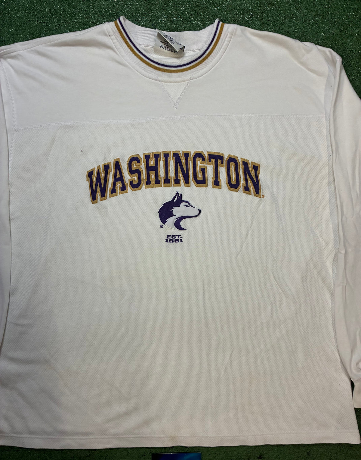 Vintage UW university of Washington embroidered longsleeve