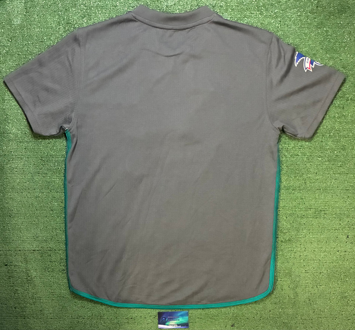 vintage gray and teal Seattle Mariners short sleeve V neck embroidered jersey