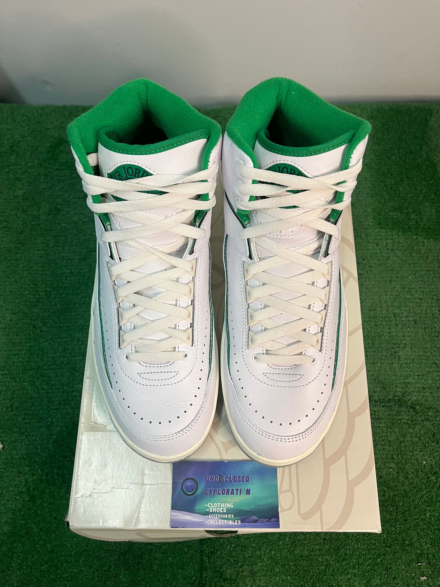 Jordan 2 lucky green size 10.5men/12women