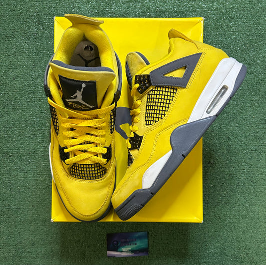 Jordan 4 lightning 2021  size 11men/12.5women