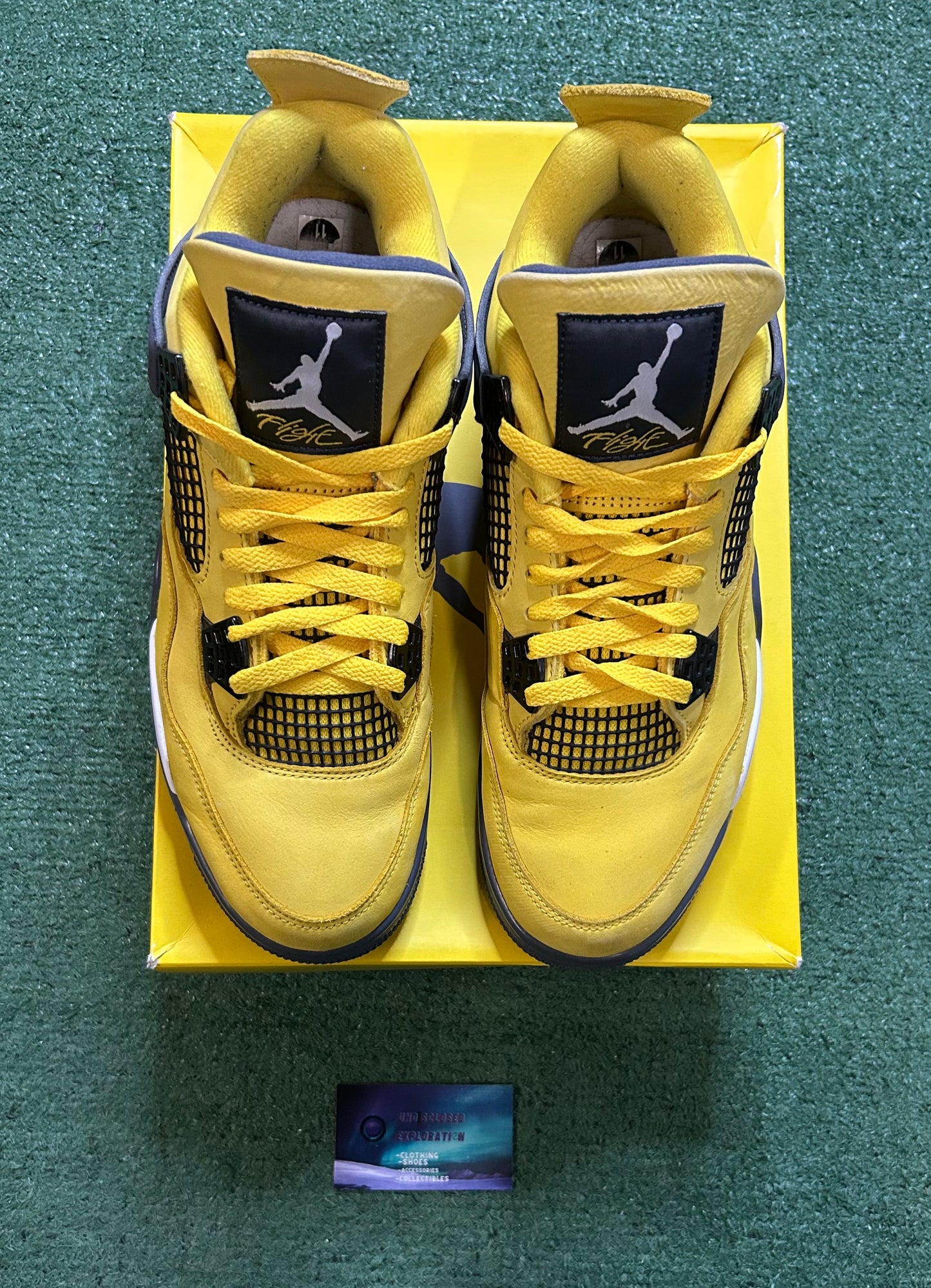 Jordan 4 lightning 2021  size 11men/12.5women