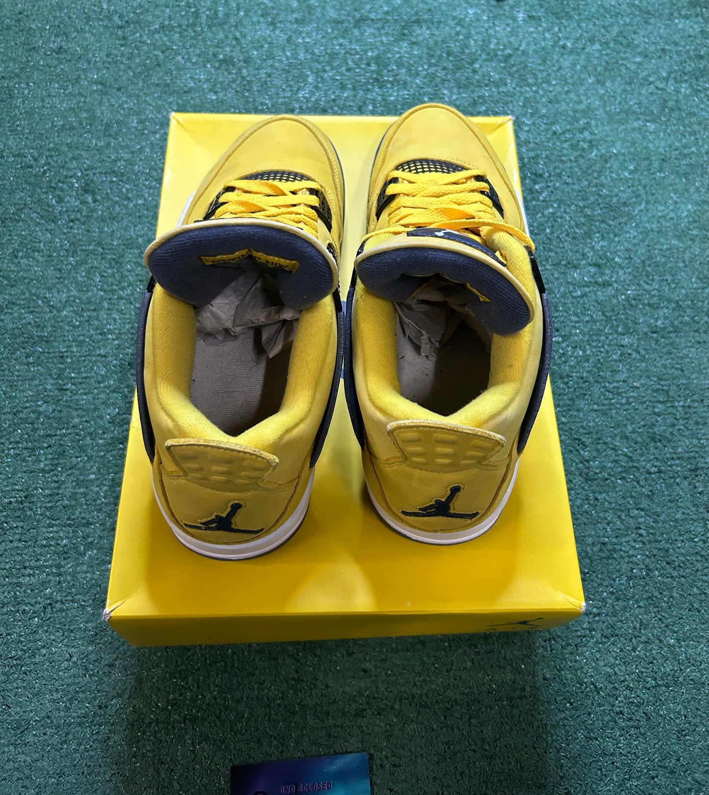 Jordan 4 lightning 2021  size 11men/12.5women