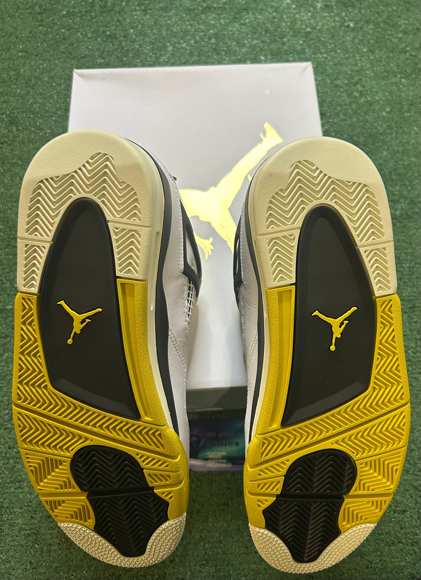 Jordan 4 vivid sulfur