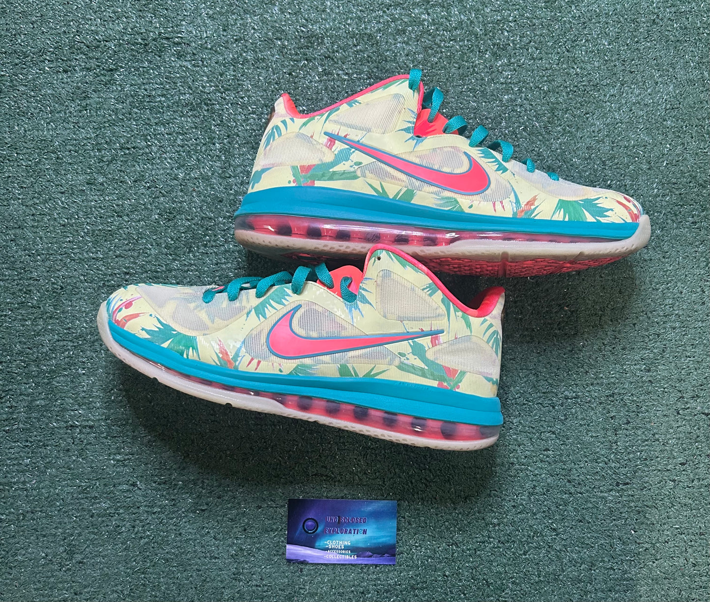 Nike LeBron 9 Lebronald Palmer glow in the dark size 11men/12.5women