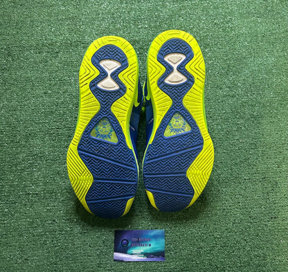 Nike LeBron 8 V2 low sprite size 11men/12.5women