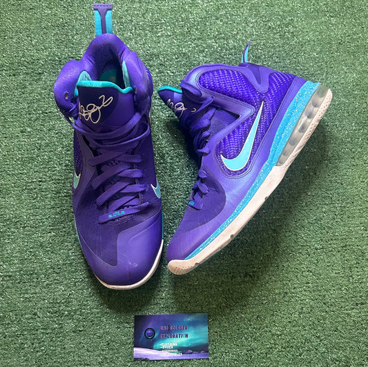 Nike LeBron 9 summit lake hornets size 11men/12.5women