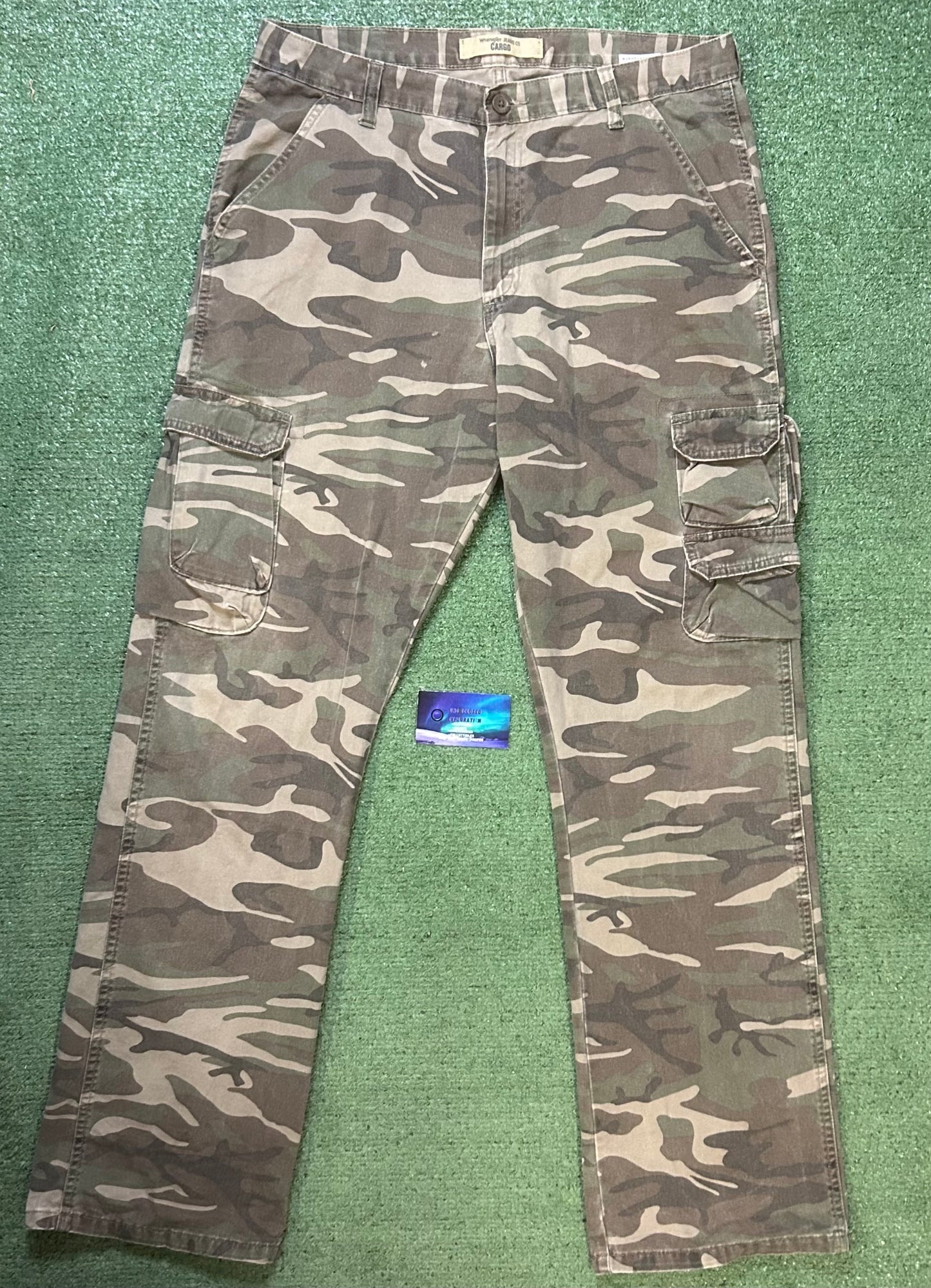 Wrangler Cargo camo pants