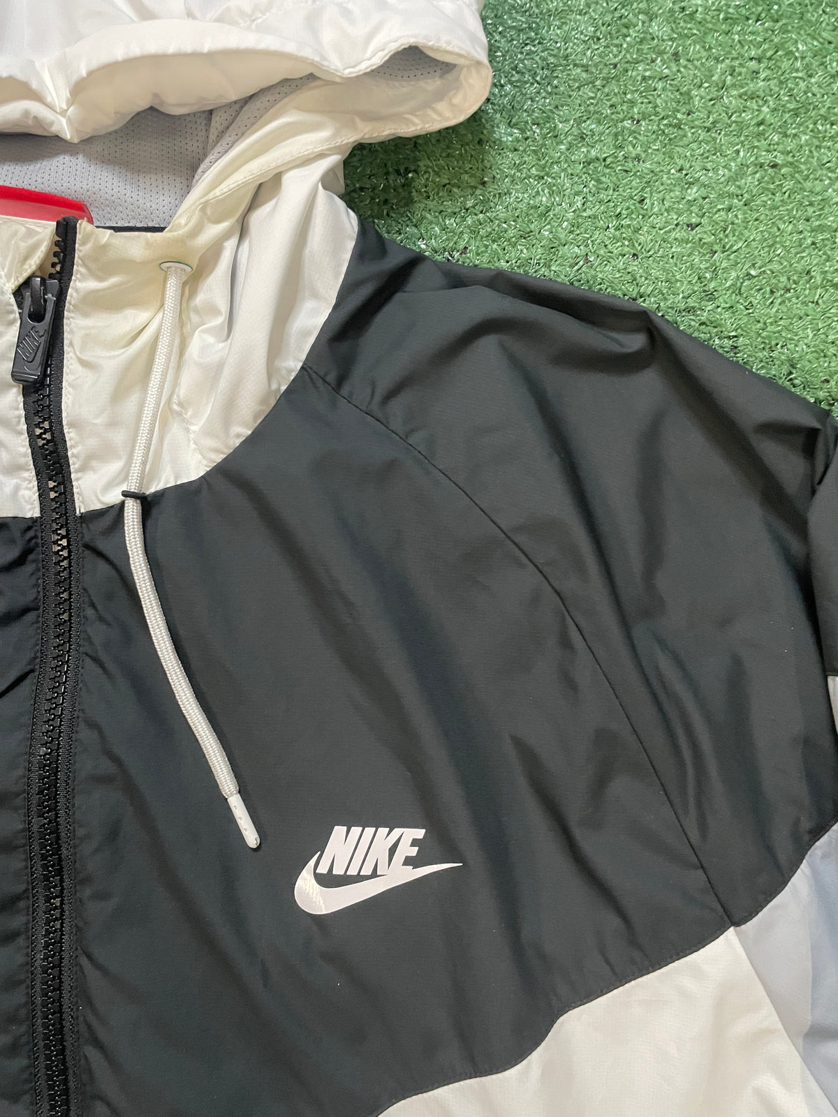 Nike black & white windbreaker jacket