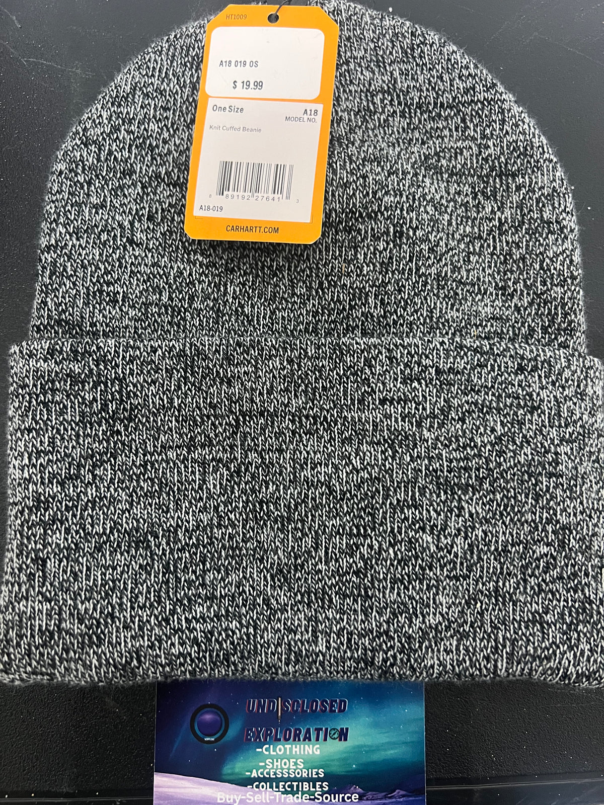 Carhartt black & white beanie