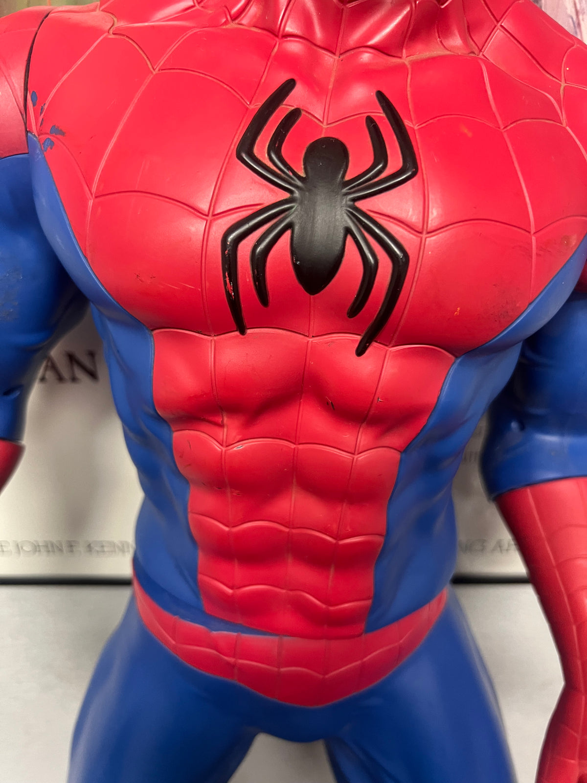 2013 Hasbro 31-inch Ultimate Spider-Man Action Figure